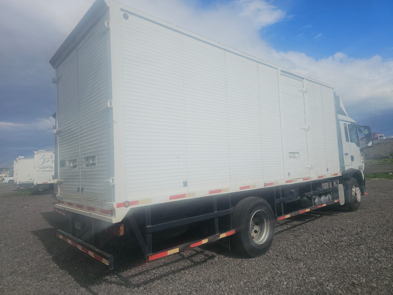 SINOTRUK T5G 240 AT 2023