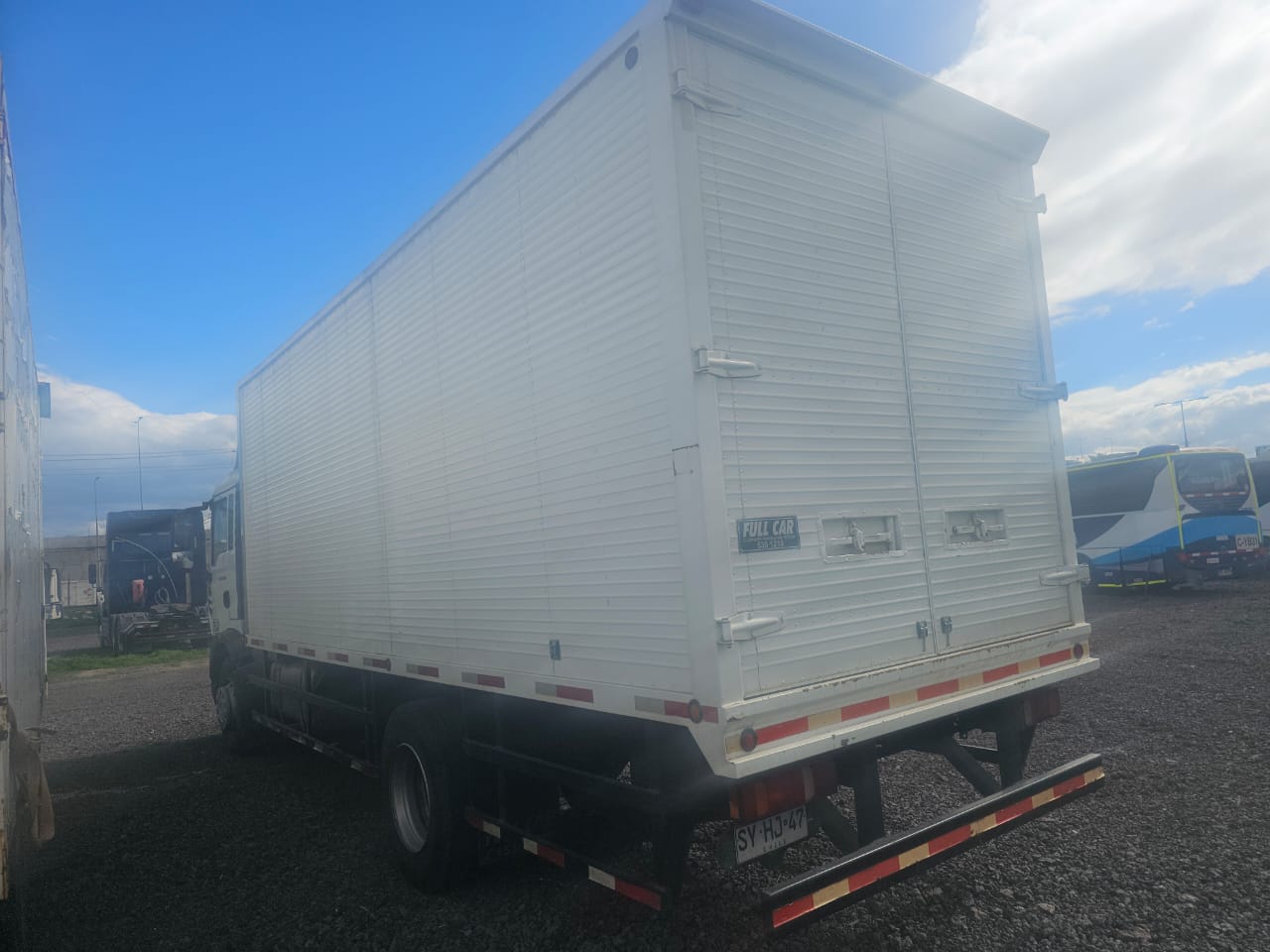 SINOTRUK T5G 240 AT 2023