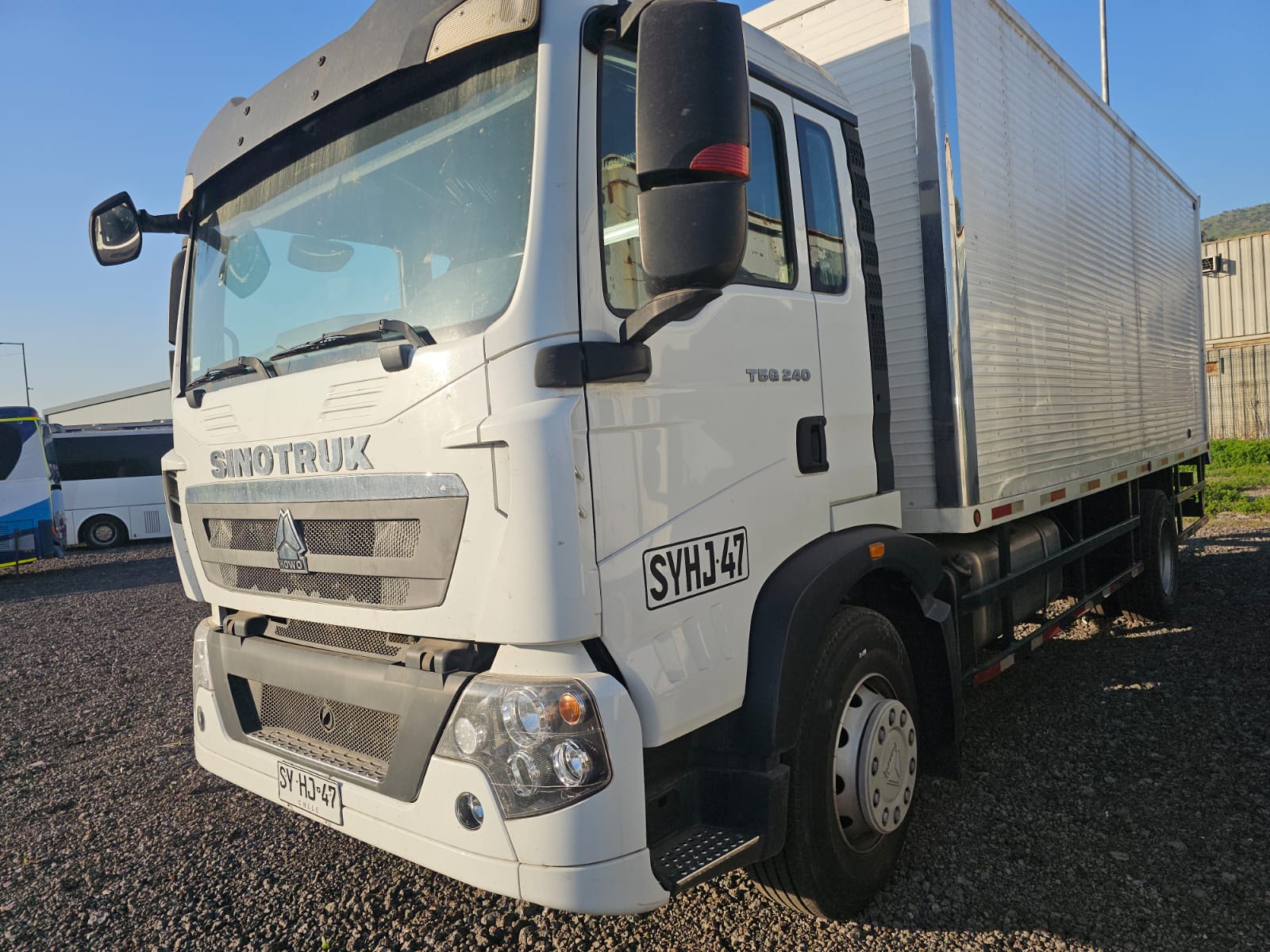 SINOTRUK T5G 240 AT 2023