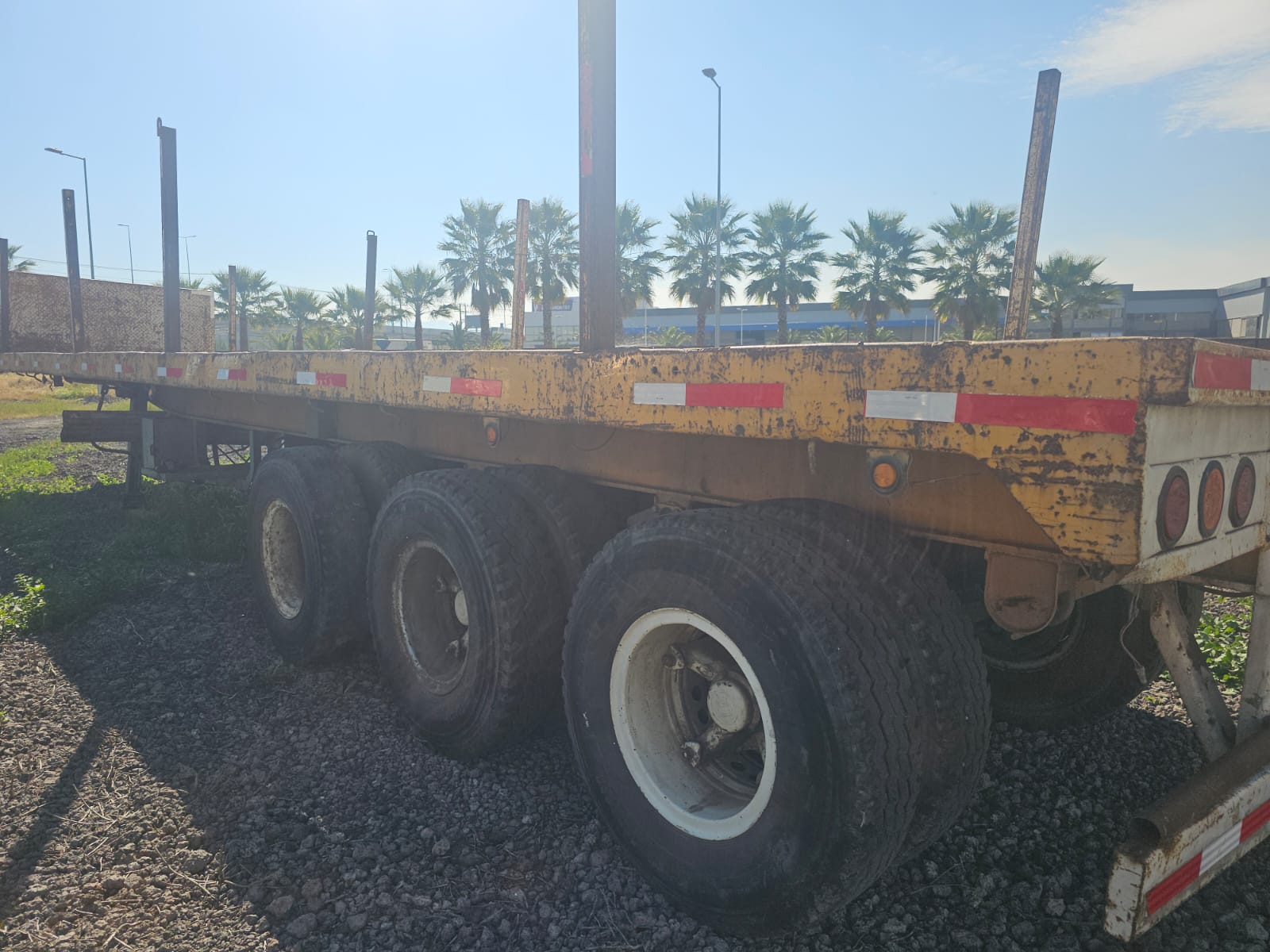 SEMIRREMOLQUE PLANO HECHIZO 1993