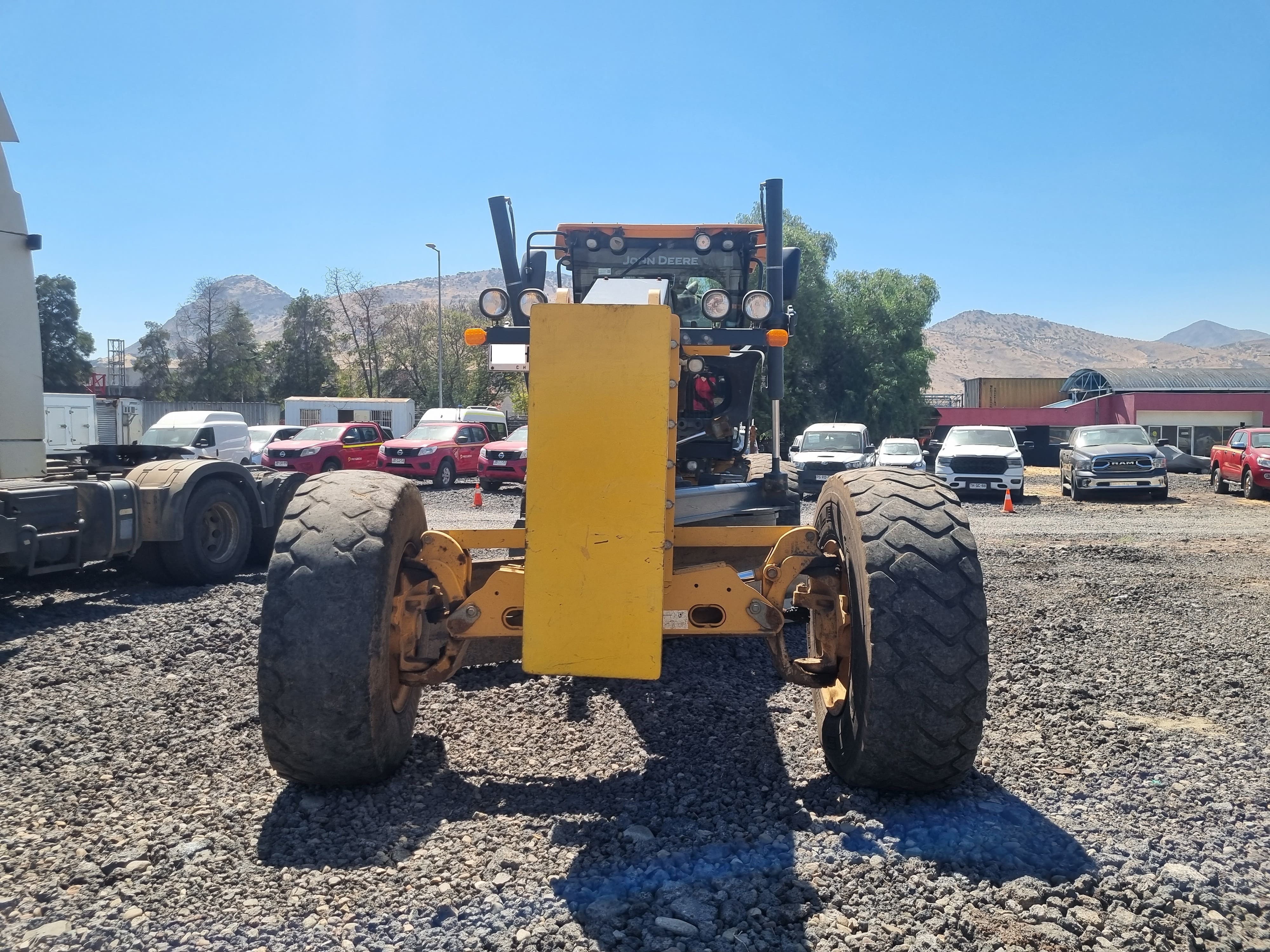JOHN DEERE 670 G 6X4 2020