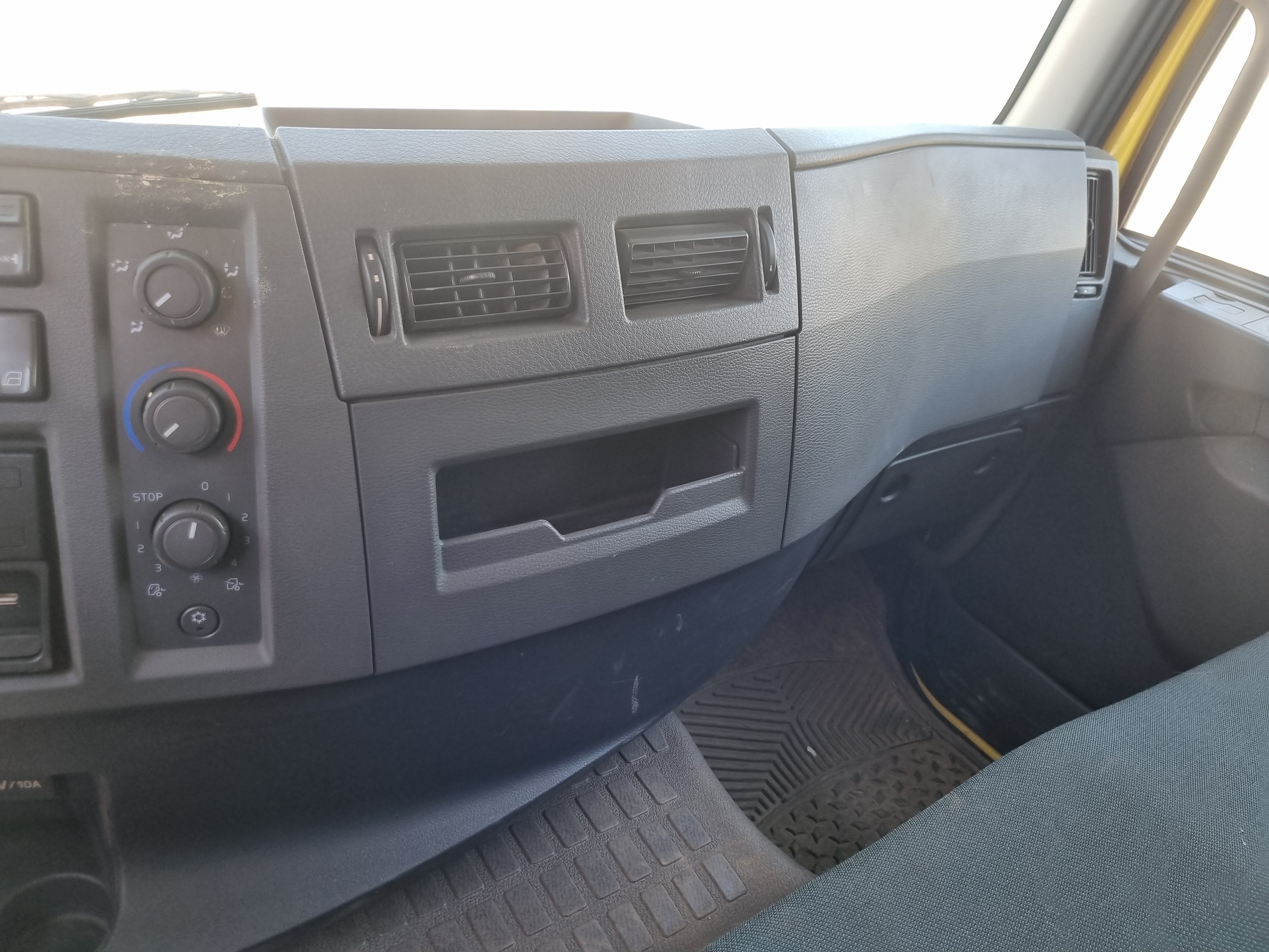 VOLVO VM 350 2023