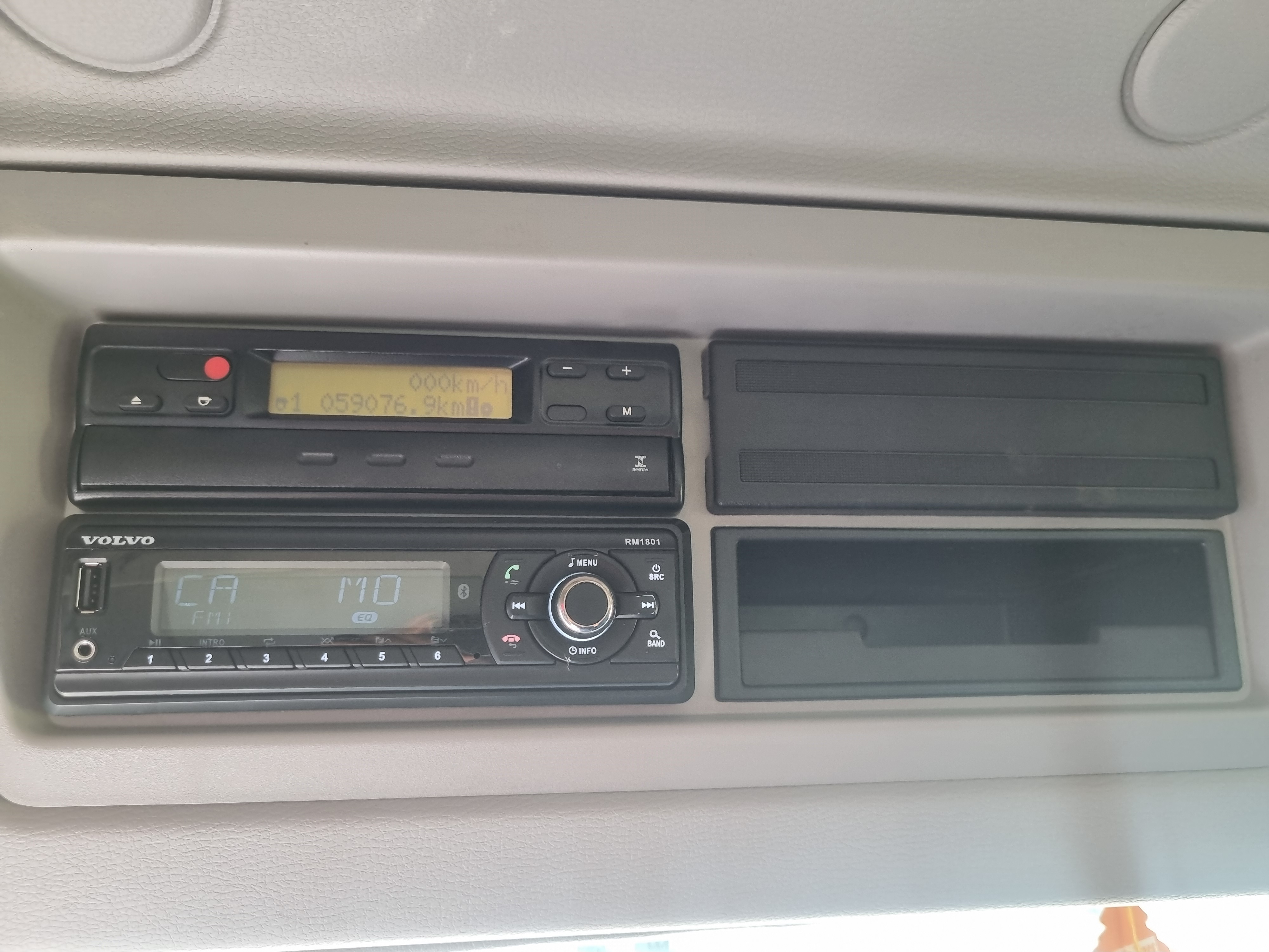 VOLVO VM 350 2023