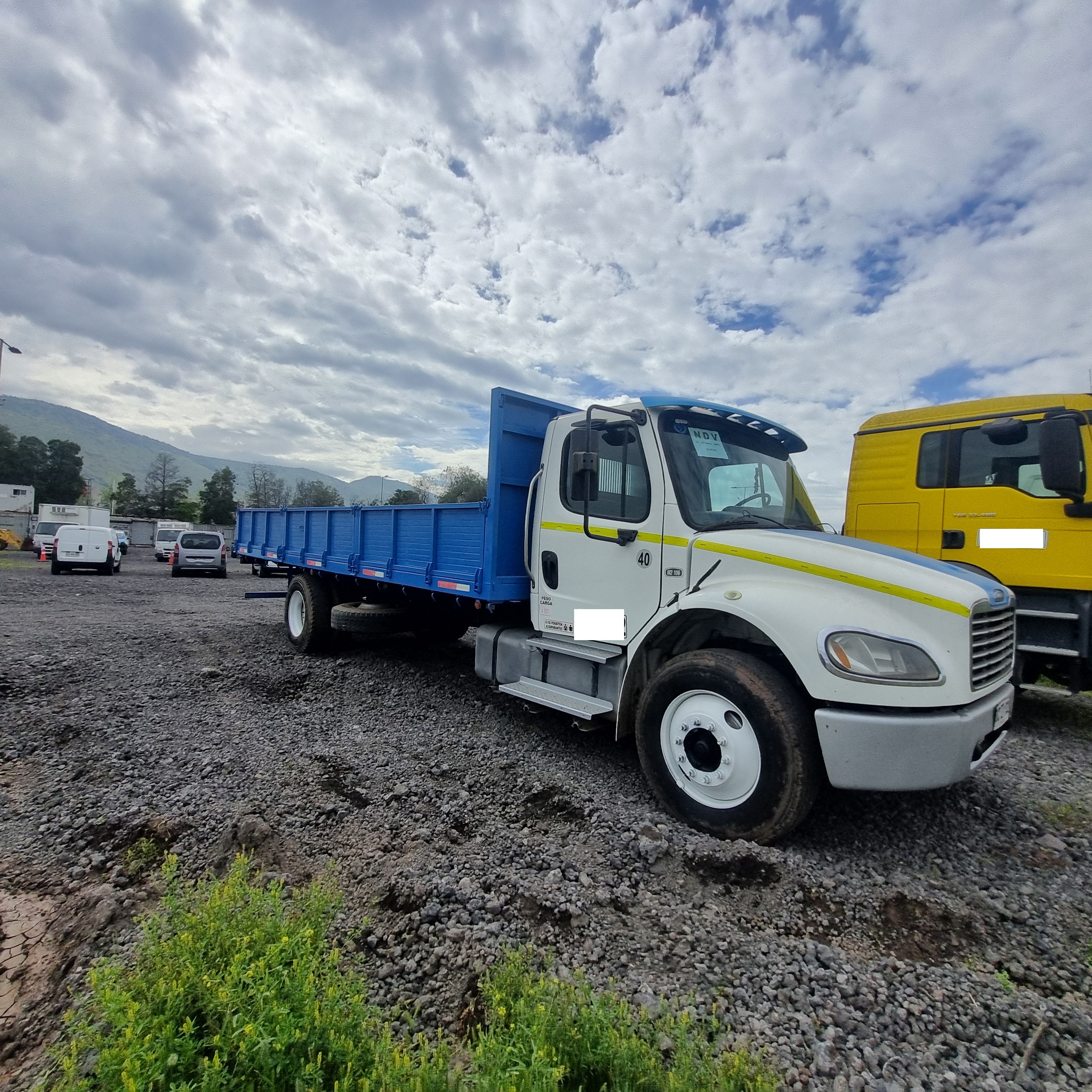FREIGHTLINER M2 106 2014